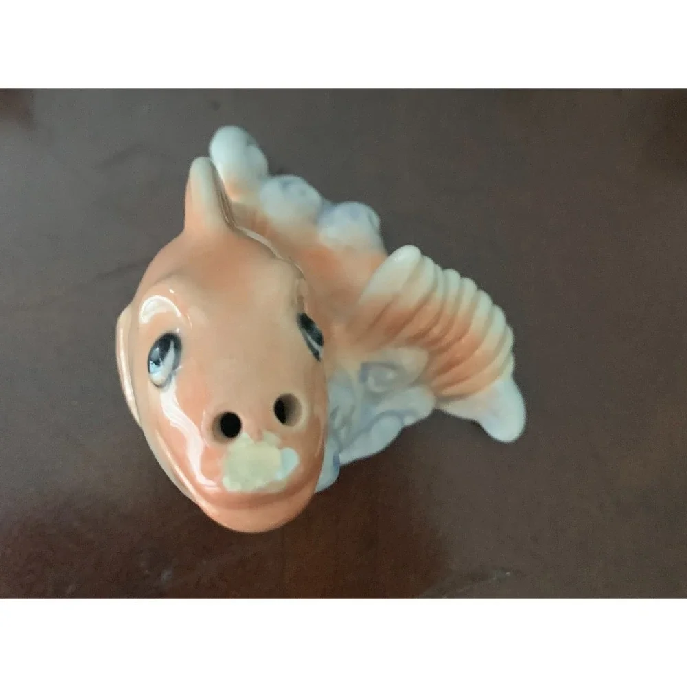 Seahorse Saltshaker and Fish‎ Saltshaker Ceramic Fair condition